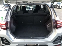 Daihatsu Rocky 3