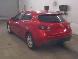Mazda Axela 1