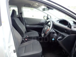 Toyota Sienta 15