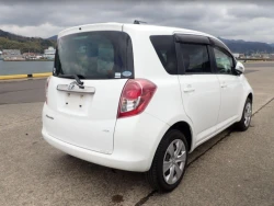Toyota Ractis 8