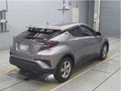 Toyota C-HR 2