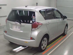 Toyota Ractis 1