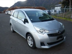 Toyota Ractis 5