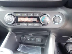 Daihatsu Rocky 11