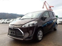 Toyota Sienta 0