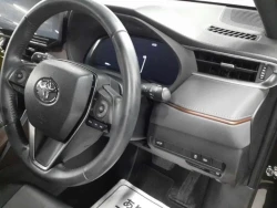 Toyota Harrier 3