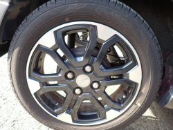 Daihatsu Cast 5