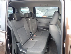 Toyota Sienta 5