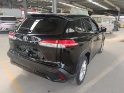 Toyota Corolla Cross 4