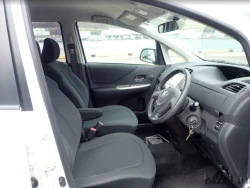 Toyota Ractis 18